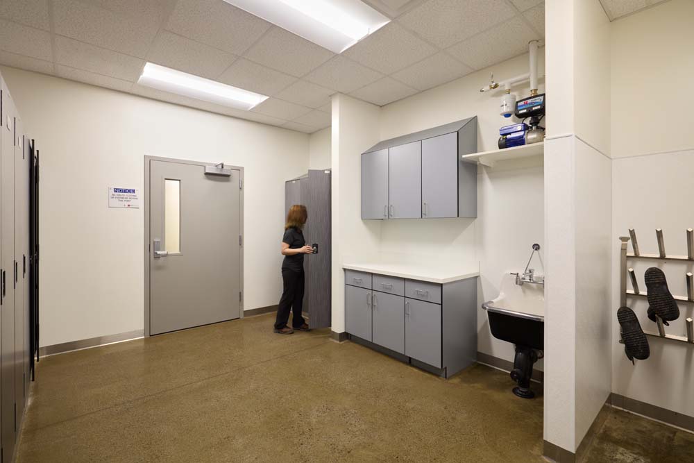 Student storage area within the large animal facility