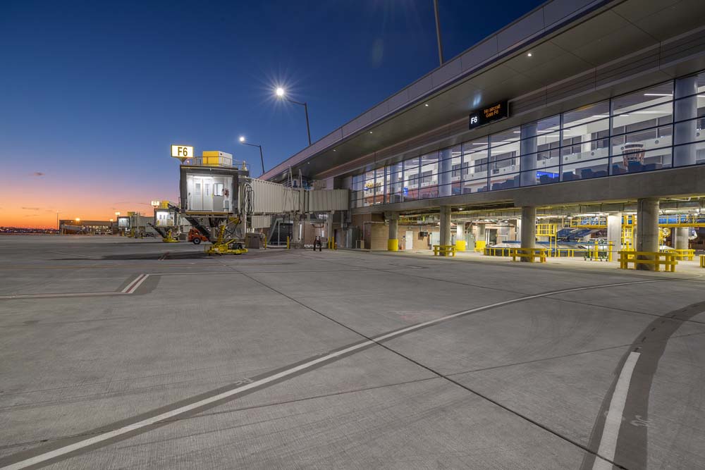 Exterior view of Phoenix Sky Harbor International Airport's Terminal 3 South Concourse
